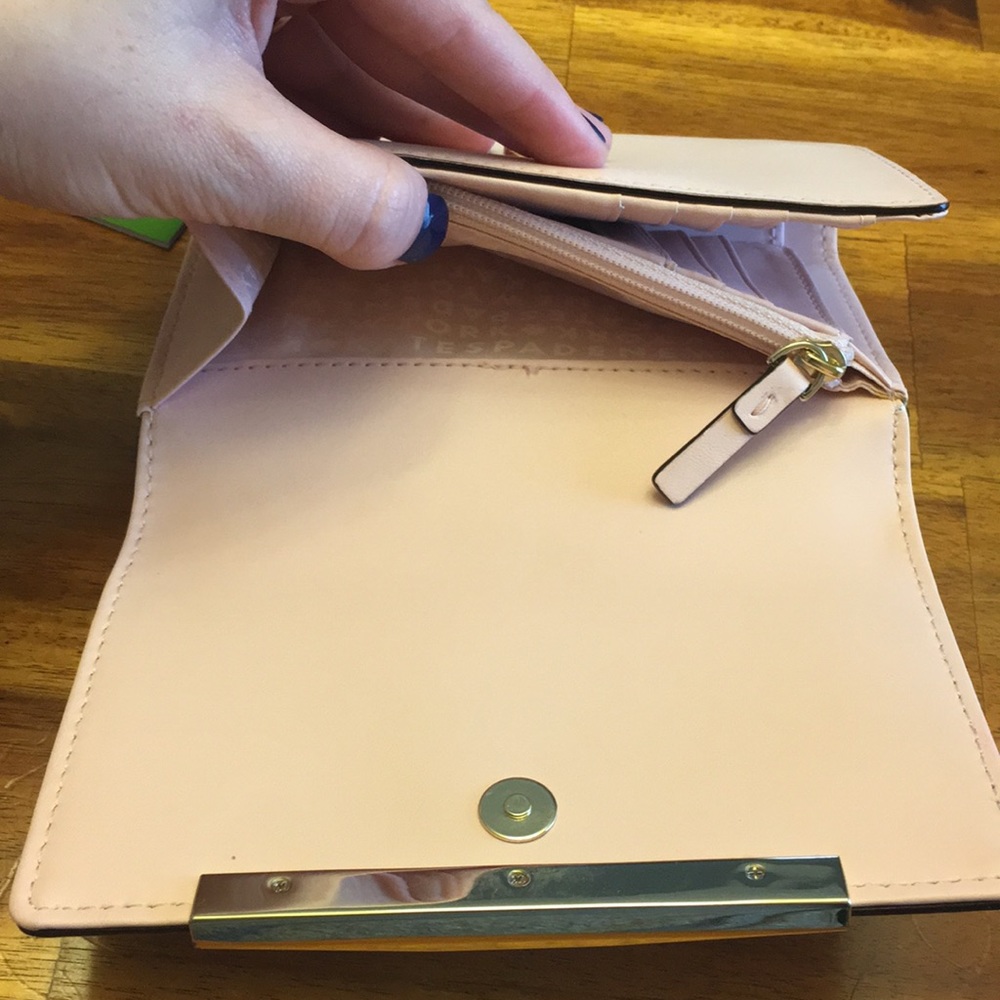 Kate Spade Wallet - Picture 4 of 4